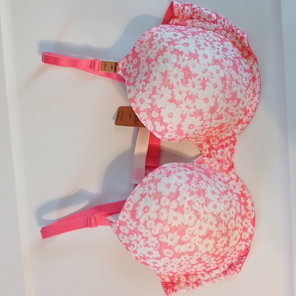 NWT Victoria's Secret Size 38C Bra